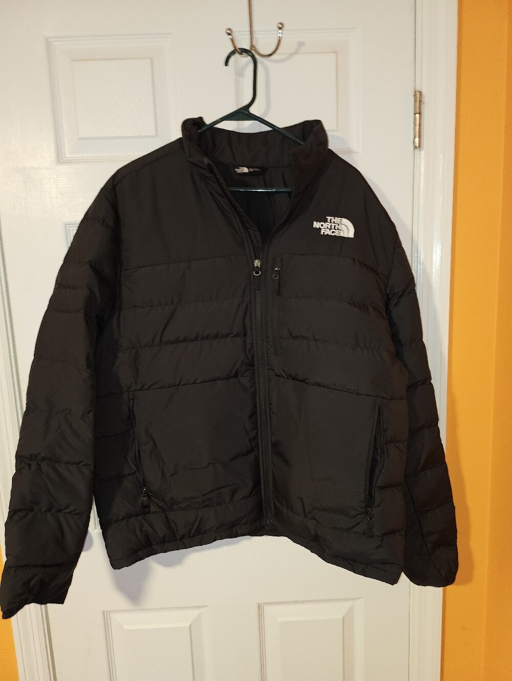 The North Face Black Men's Insulated Puffer Jacket XL 550